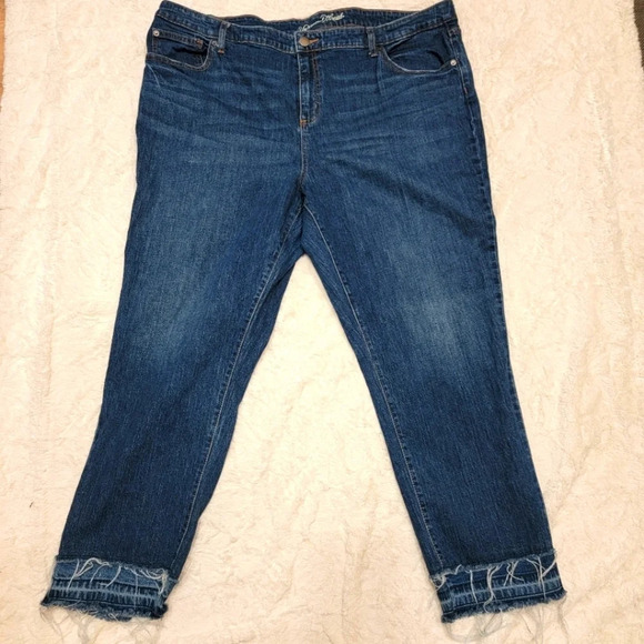 Universal Thread cropped jeans. - Picture 1 of 6